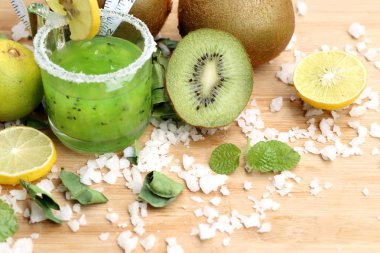 kivi suyu güler yüzlü ile 