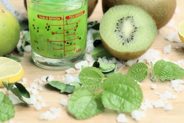 kivi suyu güler yüzlü ile 