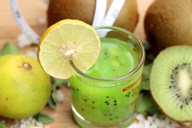 kivi suyu güler yüzlü ile 