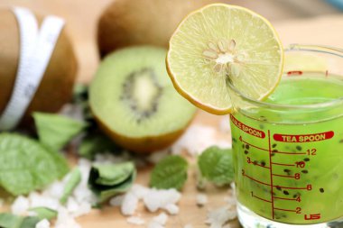 kivi suyu güler yüzlü ile 