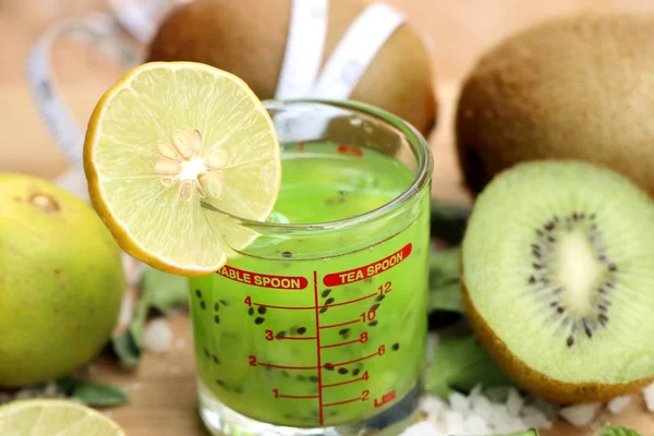 kivi suyu güler yüzlü ile 