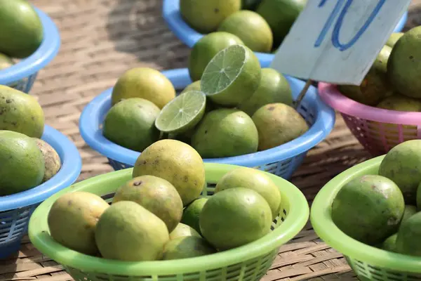 Citron på marknaden — Stockfoto
