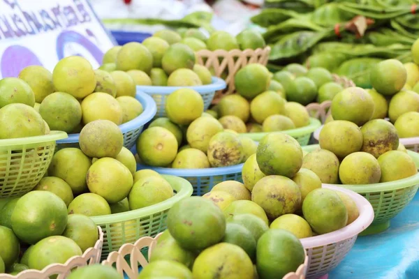 Lemon at the market — Stock Photo, Image