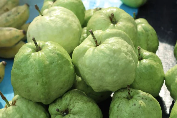 Guave op de markt — Stockfoto