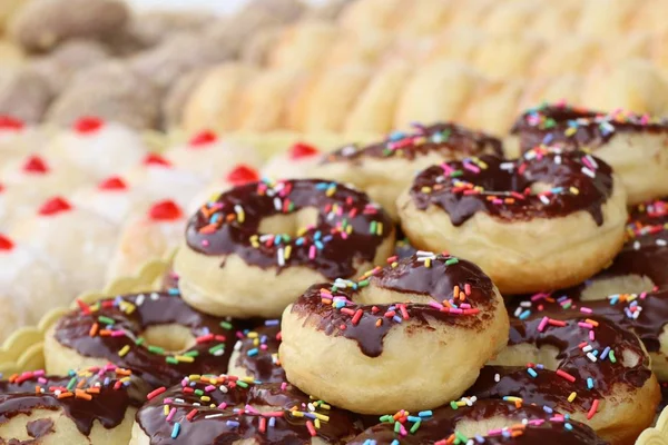 Rosquillas dulces en la comida callejera — Foto de Stock