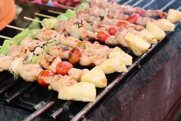 Bar-BQ veya barbekü ızgara et