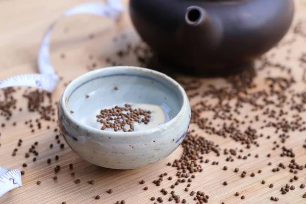 Perilla frutescens tohum çay ile