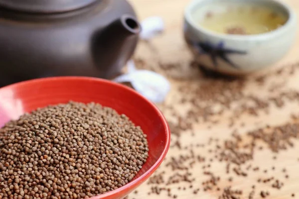 Perilla frutescens tohum çay ile