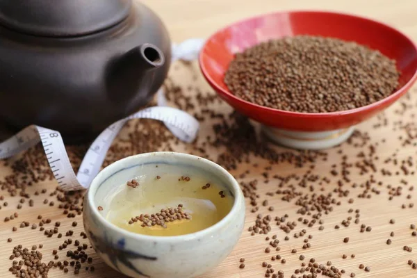 Perilla frutescens tohum çay ile