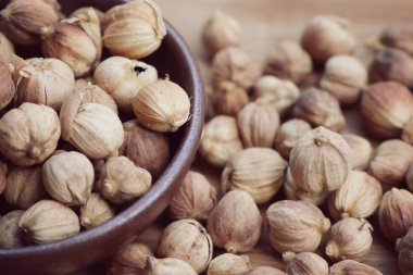 yığın kakule ot baharatlı