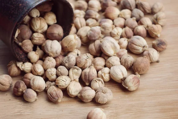 yığın kakule ot baharatlı