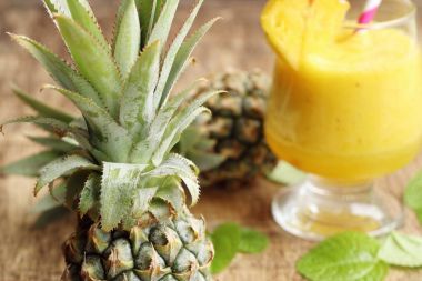 taze ananas smoothies