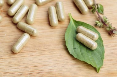 kapsül ile bitkisel fesleğen