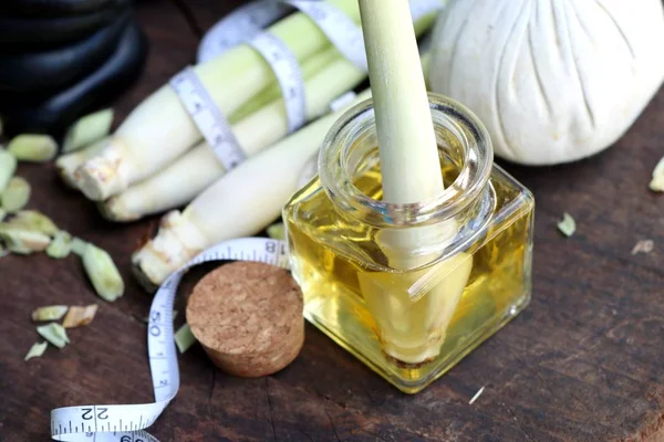 Olio essenziale citronella — Foto Stock