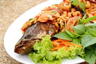 Baharatlı balık biber