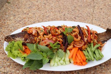 Baharatlı balık biber