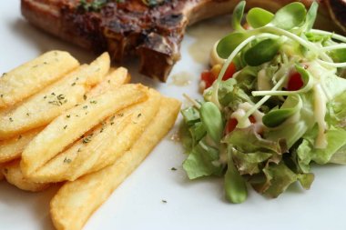 domuz pirzolası biftek ızgara