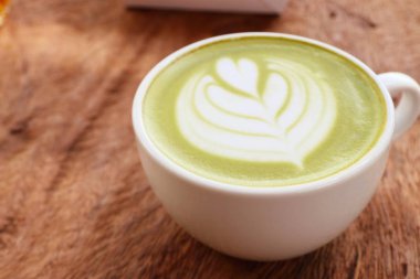 Sütlü sıcak yeşil çay