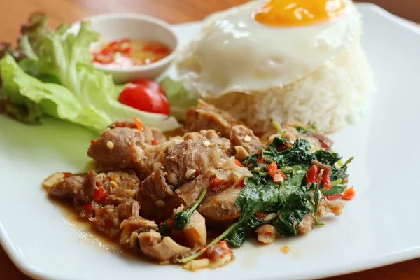 Fried rice with basil and pork — Stock Photo, Image