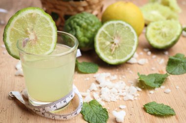 Güney Afrika'da bir kabile kireç ve limon