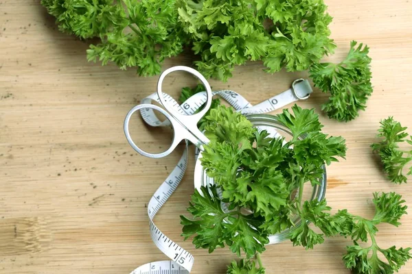 Maydanoz yaprakları ile taze