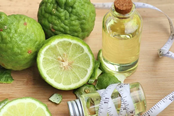 taze Güney Afrika'da bir kabile kireç petrol