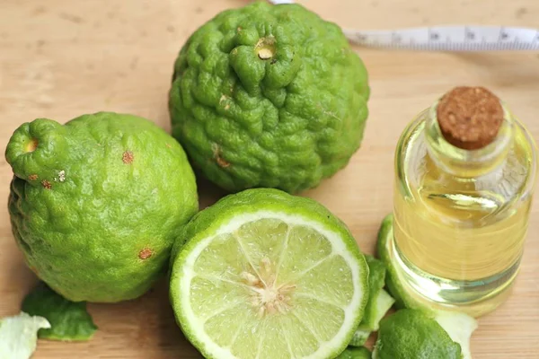 taze Güney Afrika'da bir kabile kireç petrol