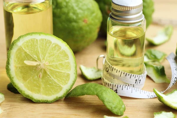 taze Güney Afrika'da bir kabile kireç petrol