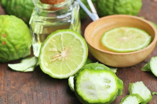 taze Güney Afrika'da bir kabile kireç petrol