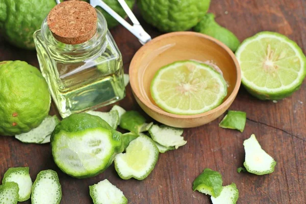 taze Güney Afrika'da bir kabile kireç petrol