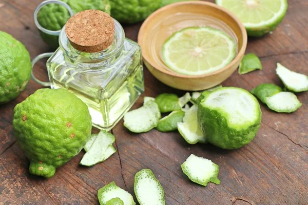 taze Güney Afrika'da bir kabile kireç petrol