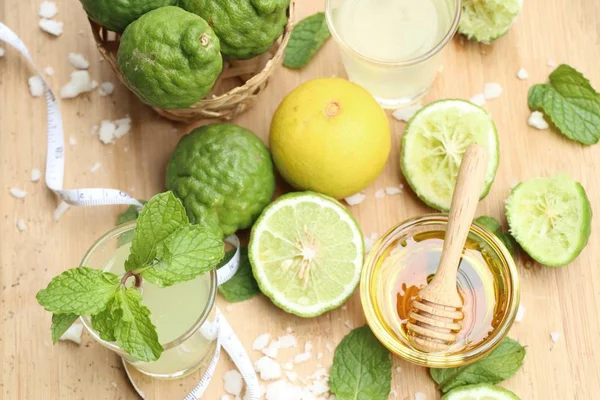 Güney Afrika'da bir kabile kireç ve limon