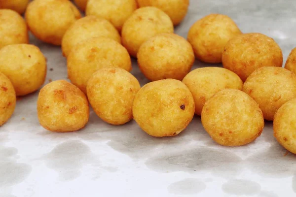 Gebratene Süßkartoffeln beim Streetfood — Stockfoto