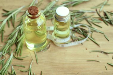 Biberiye yağı ile otlar