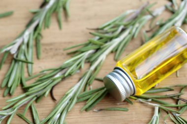 Biberiye yağı ile otlar