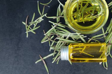 Biberiye yağı ile otlar