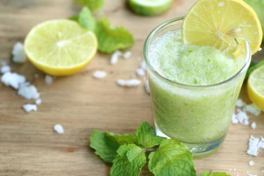 Limon salatalık yüzlü