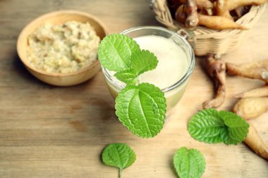 zencefil suyu ile güler yüzlü