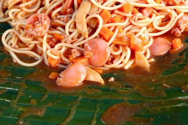 sosis domates soslu spagetti