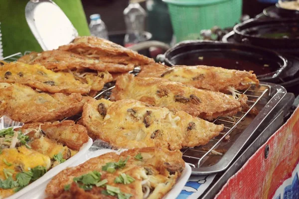 Yumurta ile çıtır çıtır kızarmış midye