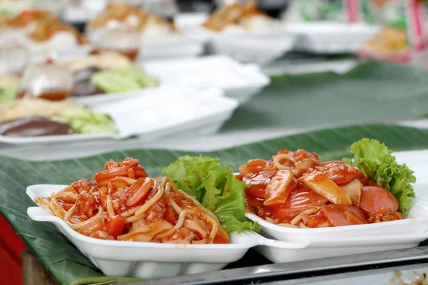 sosis domates soslu spagetti