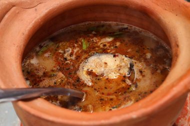 Baharatlı balık haşlanmış pirinç noodle