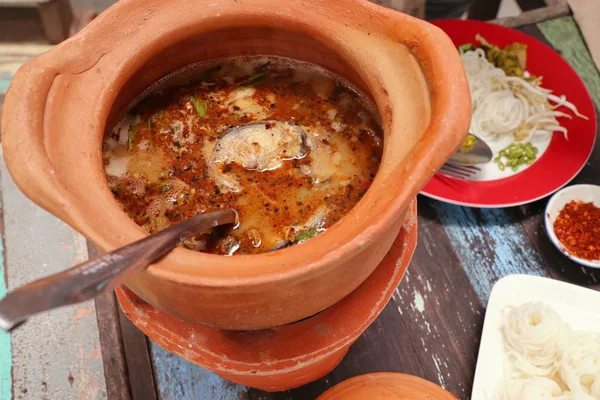 Fideos de arroz pescado picante hervido — Foto de Stock