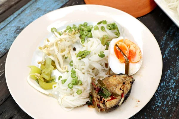 Rice noodles boiled spicy fish — Stock Photo, Image