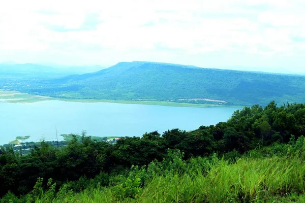 Landscape the mountain lake — Stock Photo, Image