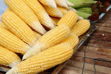 Markette taze Mısır