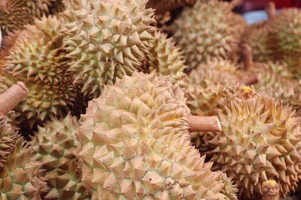 Durian owoców na ulicy road — Zdjęcie stockowe
