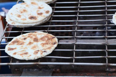 yumurta ile ızgara yapışkan pirinç