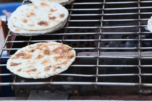 yumurta ile ızgara yapışkan pirinç