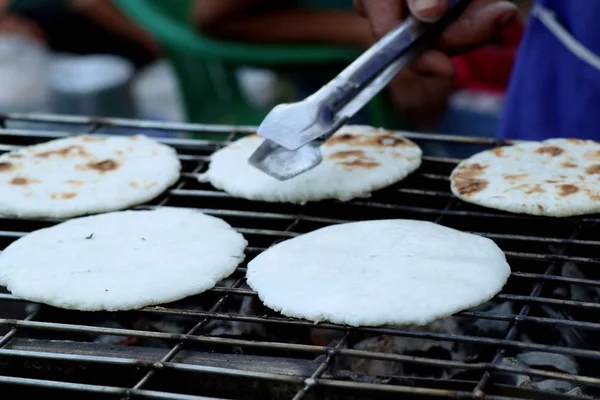 Grilled sticky rice with egg — Stock Photo, Image